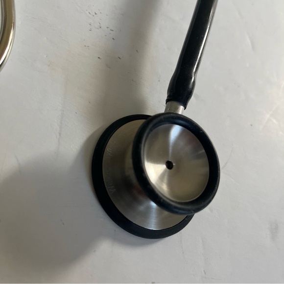 Welch Allyn Pediatric Professional Stethoscope Black Double-Head - Picture 5 of 9